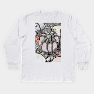 Octopus on sea floor Kids Long Sleeve T-Shirt